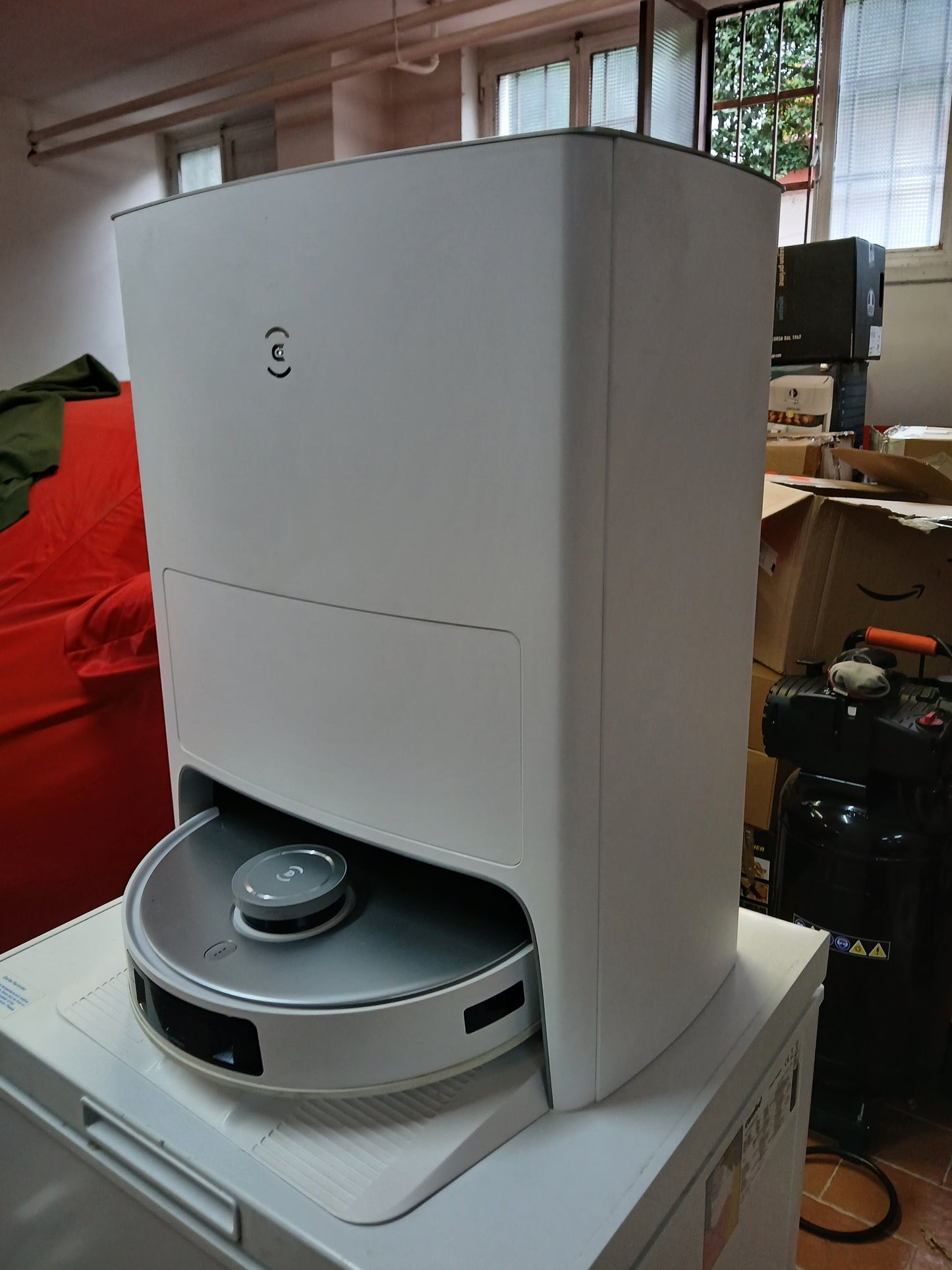 ECOVACS DEEBOT T20 OMNI Robot Aspirapolvere (usato)